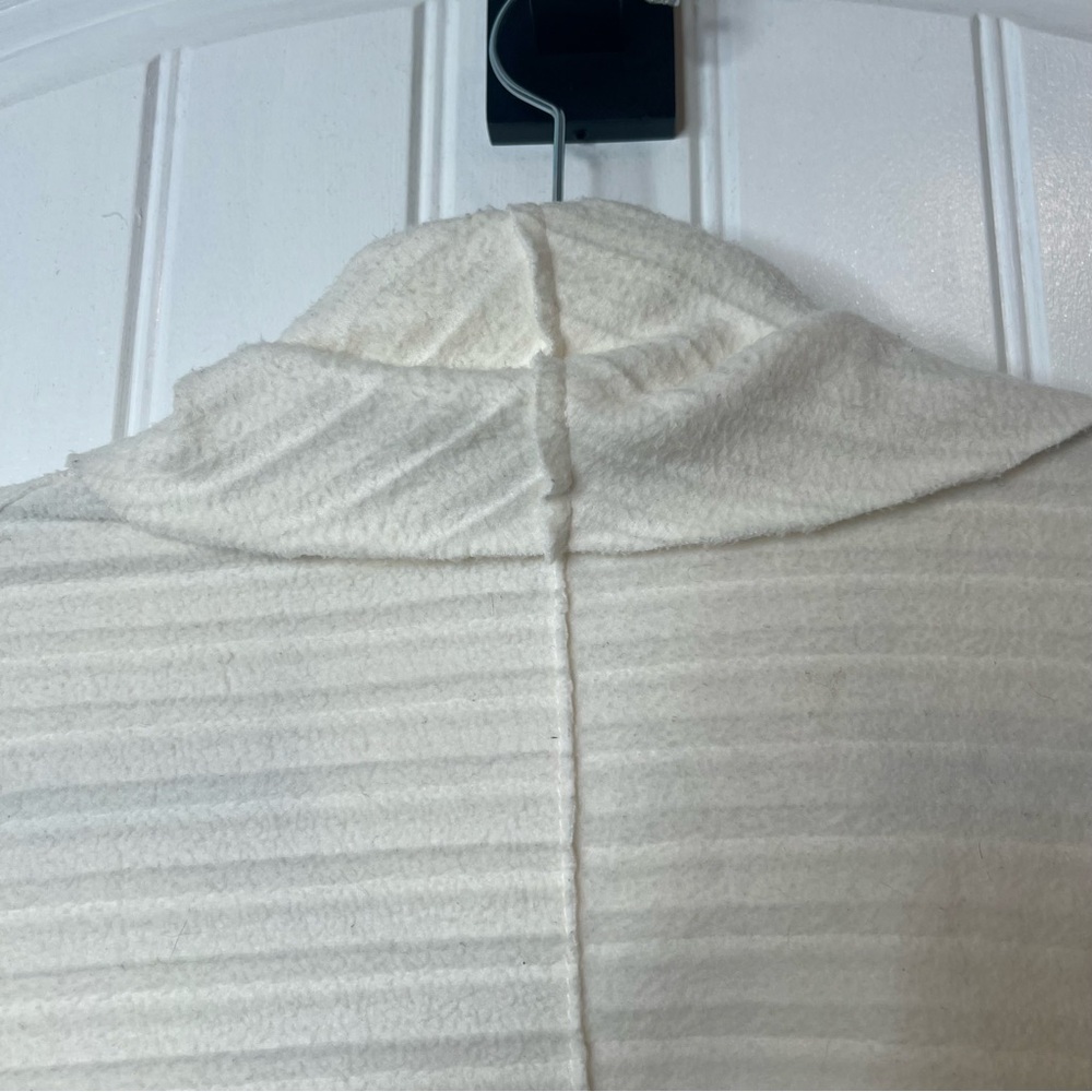 Le Moda Women's Sleeveless Pleated Open Front Fleece Vest Cardigan. Size S-L - Picture 8 of 12